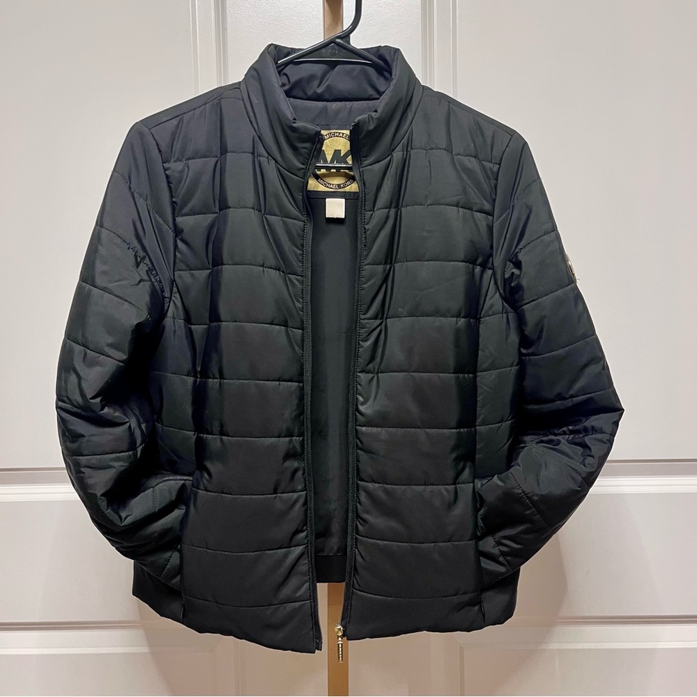 Michael Kors Women’s Black Cropped Puffer Jacket Size Medium